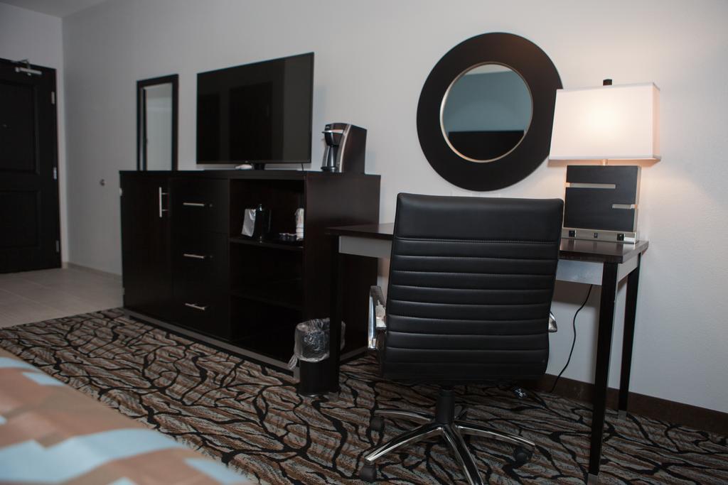 La Quinta Inn & Suites By Wyndham Lubbock Southwest Dış mekan fotoğraf